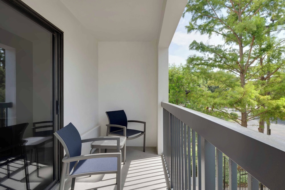 Suite, 1 Bedroom, Balcony