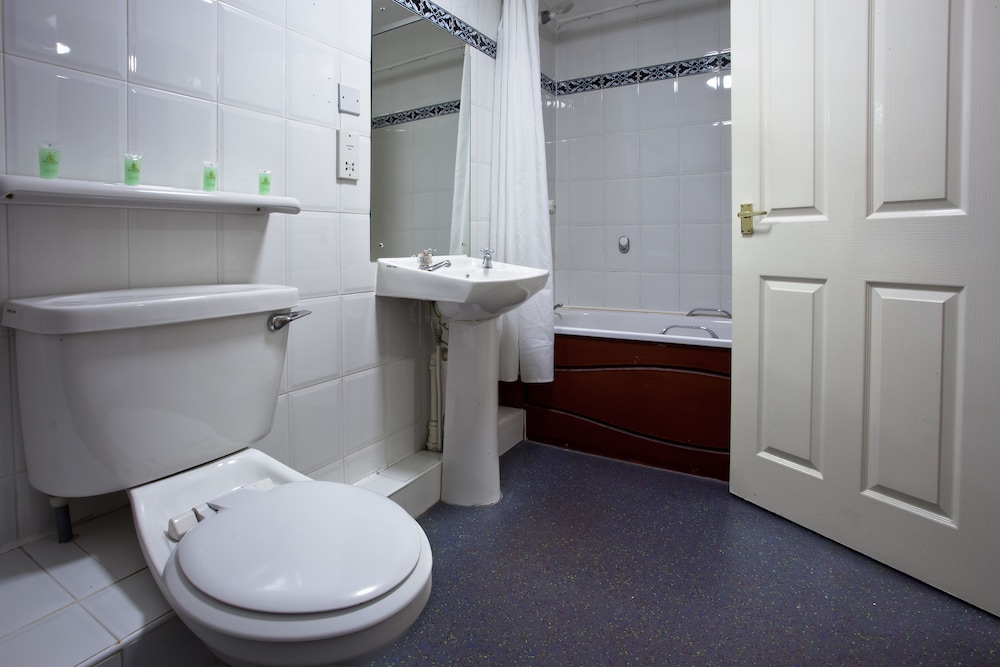 Standard Twin Room - Photo 8