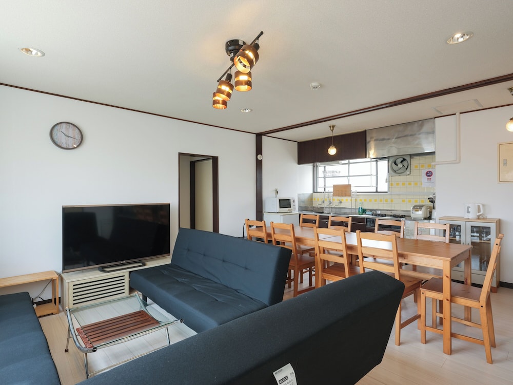 Apartment photo 2