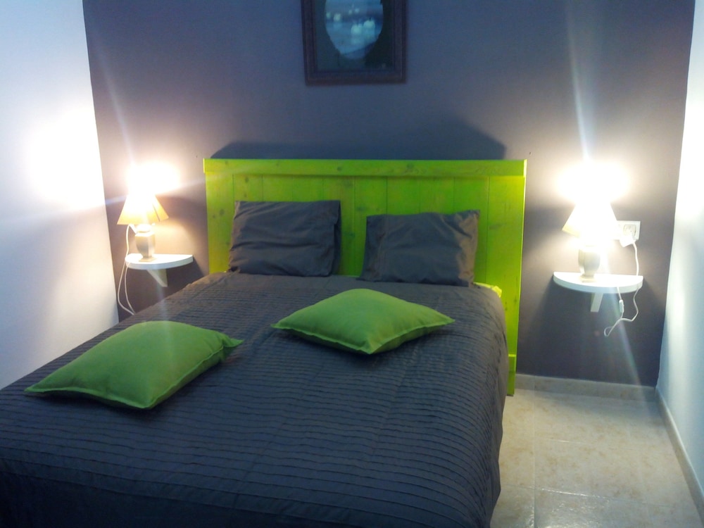 House, 6 Bedrooms, Private Pool photo 2