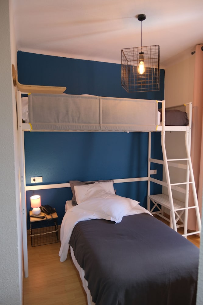 Economy Twin Room photo 1
