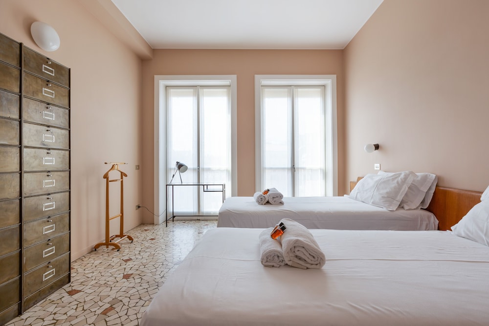 Appartamento con 2 camere da Letto, Via De Amicis 4