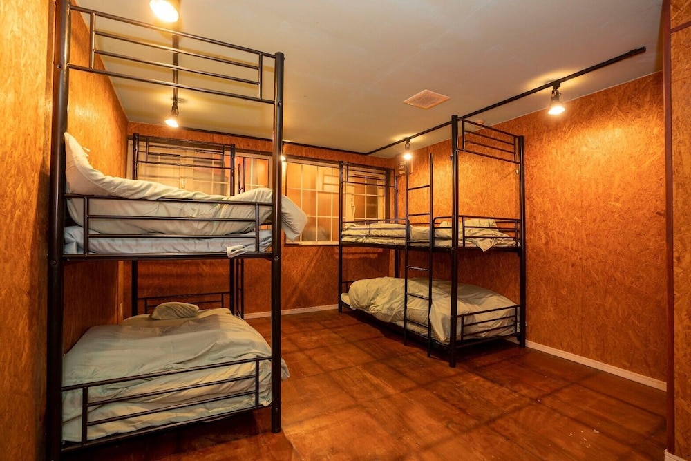 Room for 3-4 guests, Non Smoking photo 3