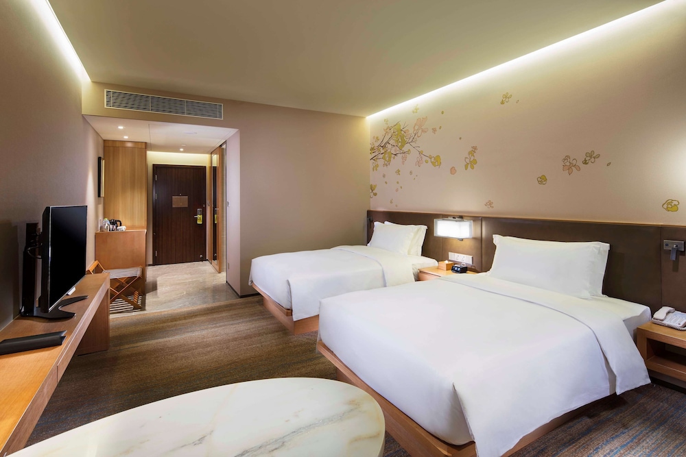 Superior Twin Room, Non Smoking (High Floor) photo 2