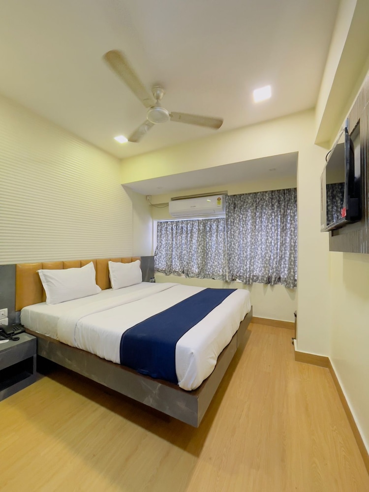 Deluxe Double Room, City View