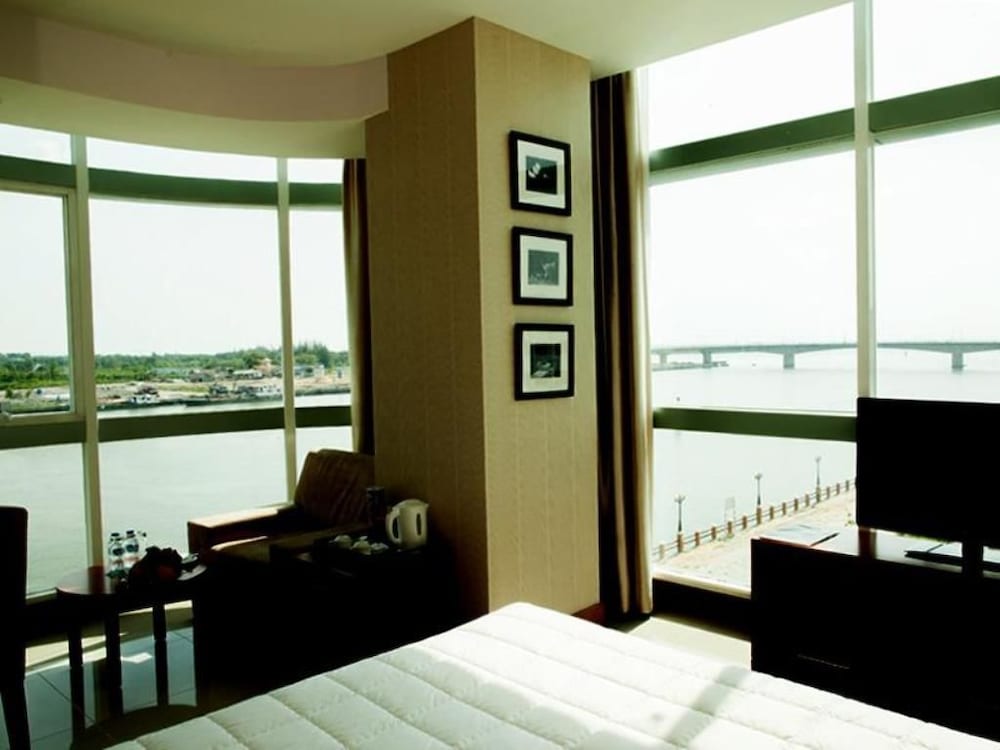 Deluxe Suite, 2 Bedrooms, Connecting Rooms, River View photo 3