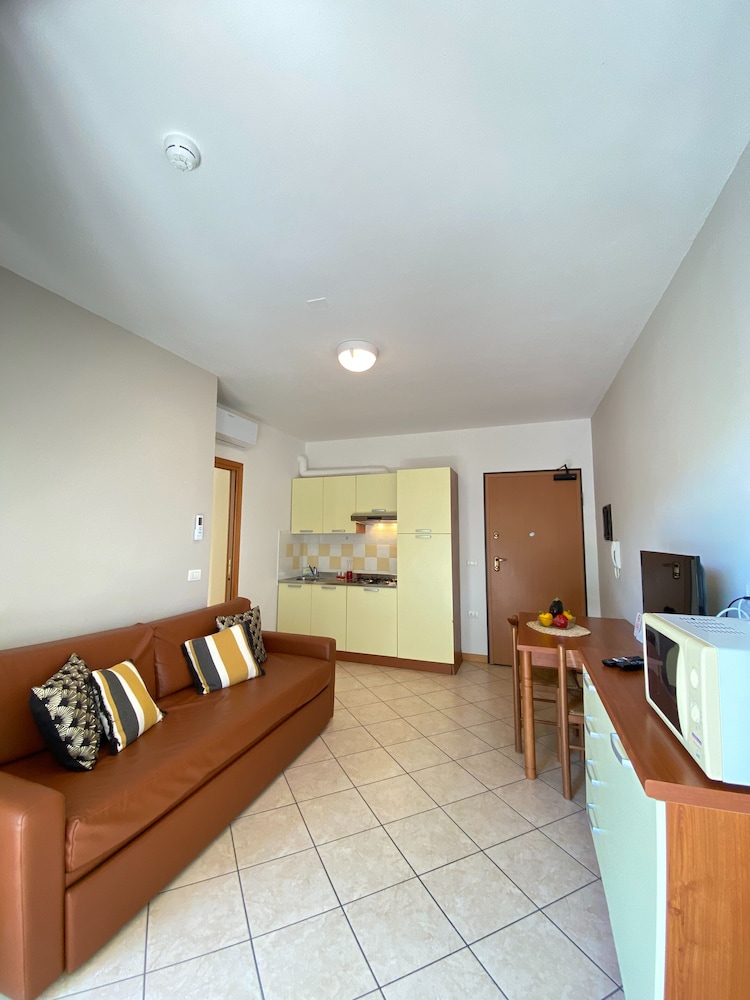 Junior Apartment photo 3