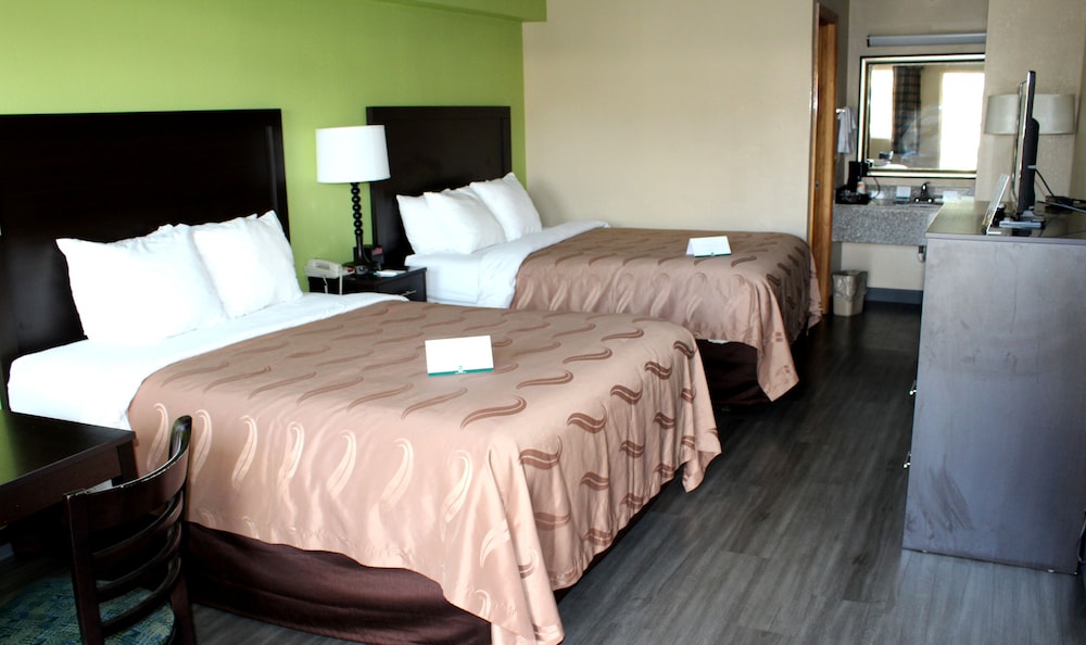 Standard Room, 2 Queen Beds, Non Smoking - Photo 3