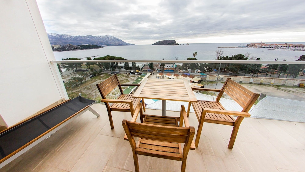 Apartment, 1 Bedroom, Sea View photo 2