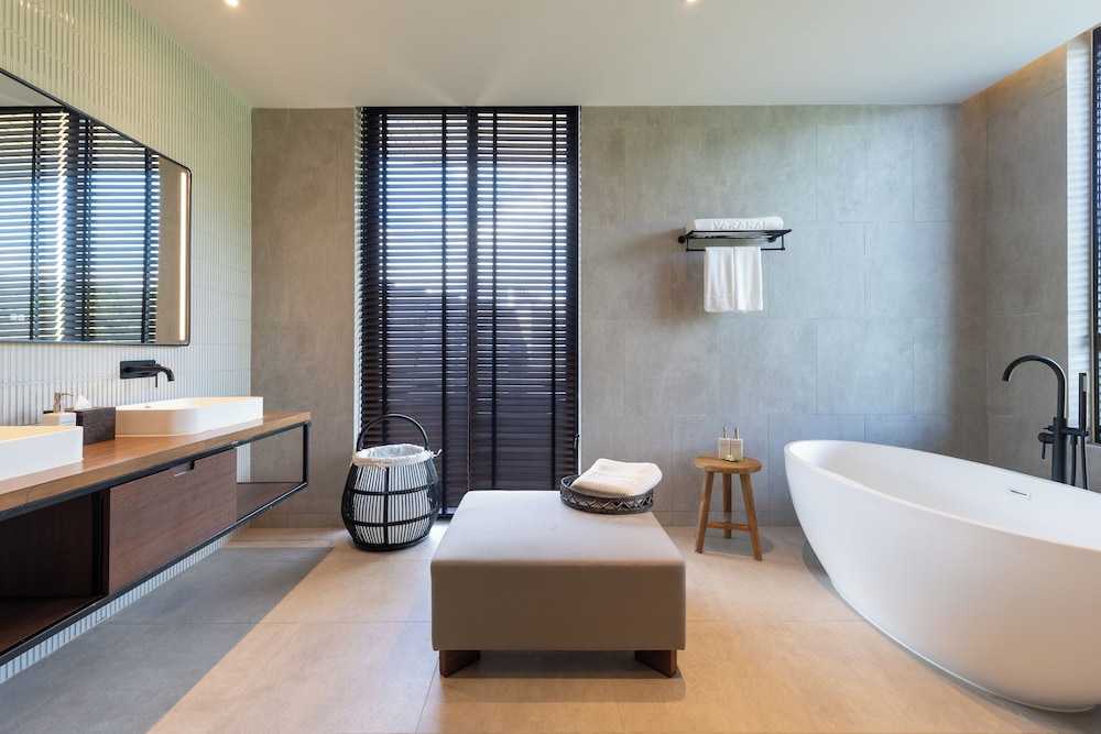 Luxe Plus Ocean View King - Photo 6