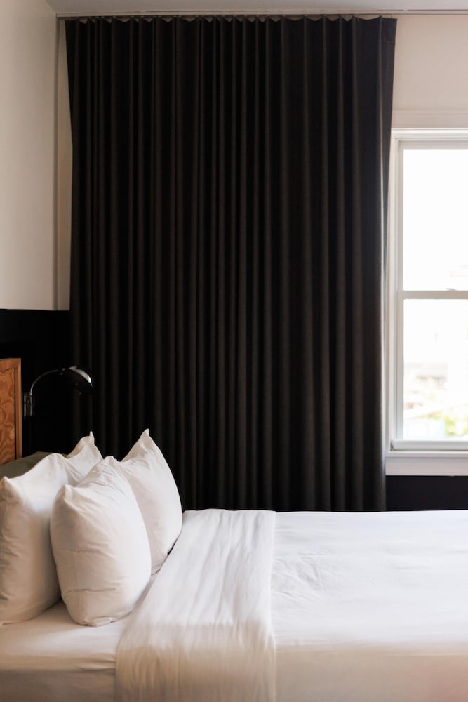 King Suite (Self Check-in) - Photo 12