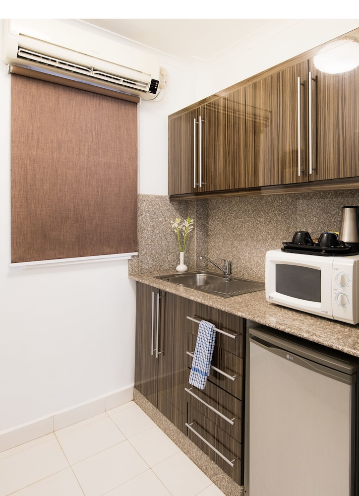 Apartment, 2 Bedrooms - Photo 13