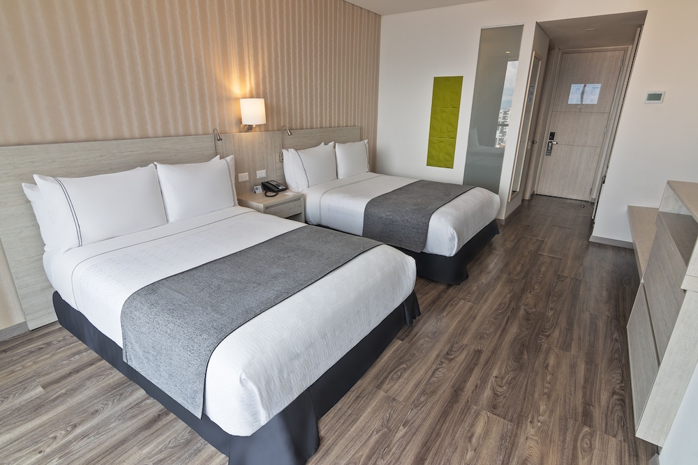 Standard Room, 2 Double Beds photo 2