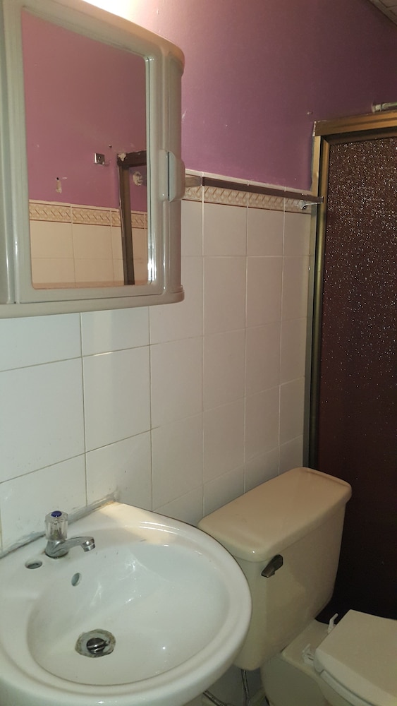 Economy Room, 1 Twin Bed, Non Smoking, Shared Bathroom photo 2