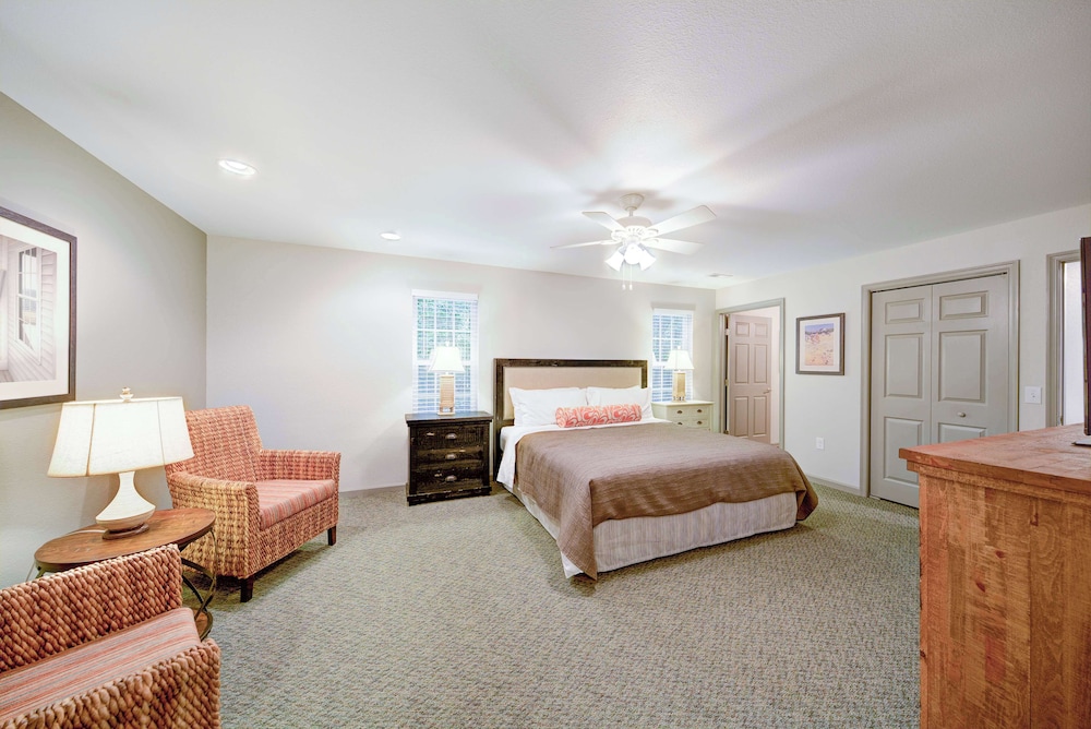 2 Bedroom 2 Kg or Kg/qn Suite with Balcony photo 2