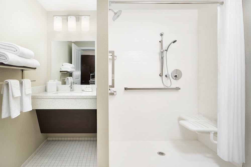 Suite, 1 Bedroom - Photo 8