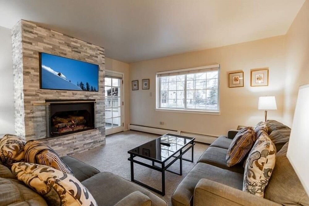Condo, 2 Bedrooms