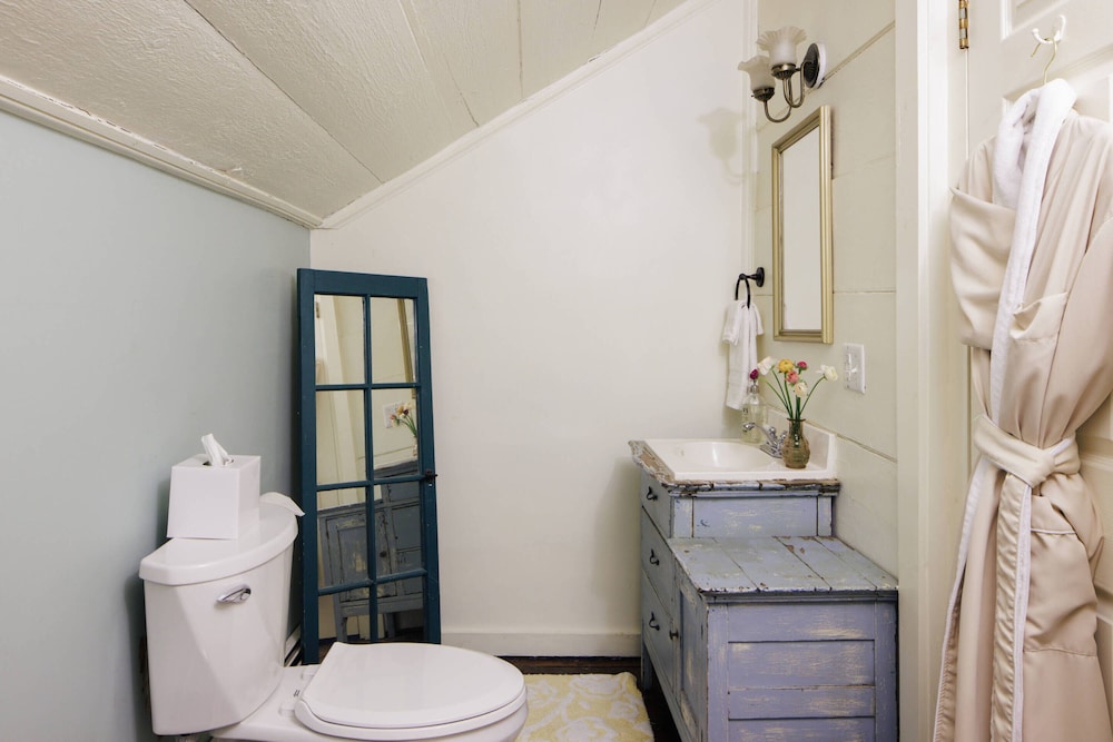 Deluxe Double Room, Ensuite (Pacific)