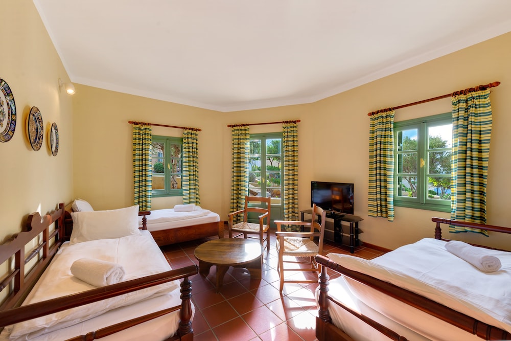 Family Bungalow, 1 Bedroom, Balcony, Garden View photo 1