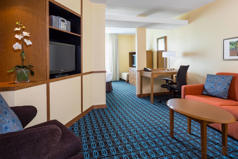 Executive Suite, 1 King Bed with Sofa bed - Photo 3