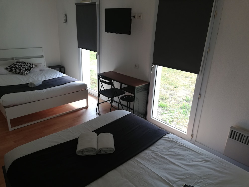 Basic Apartment photo 3