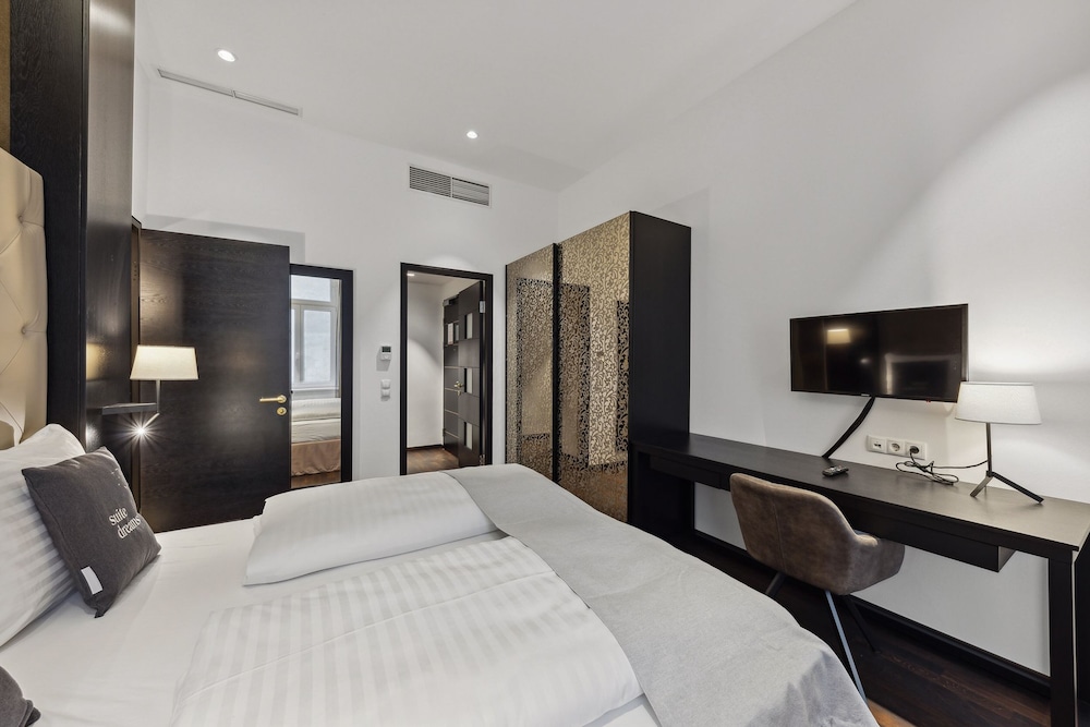One-Bedroom Suite + sofa bed & balcony
