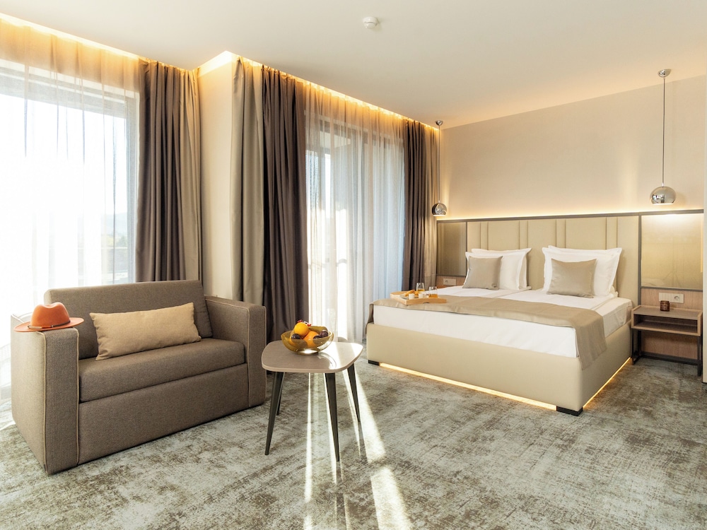 Premium Double Room, Balcony photo 2
