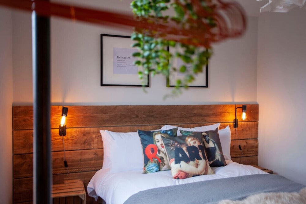 Cabot Mews 34