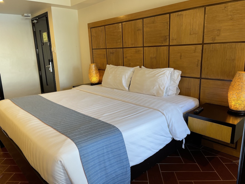 Superior Room, 1 King Bed - Photo 3