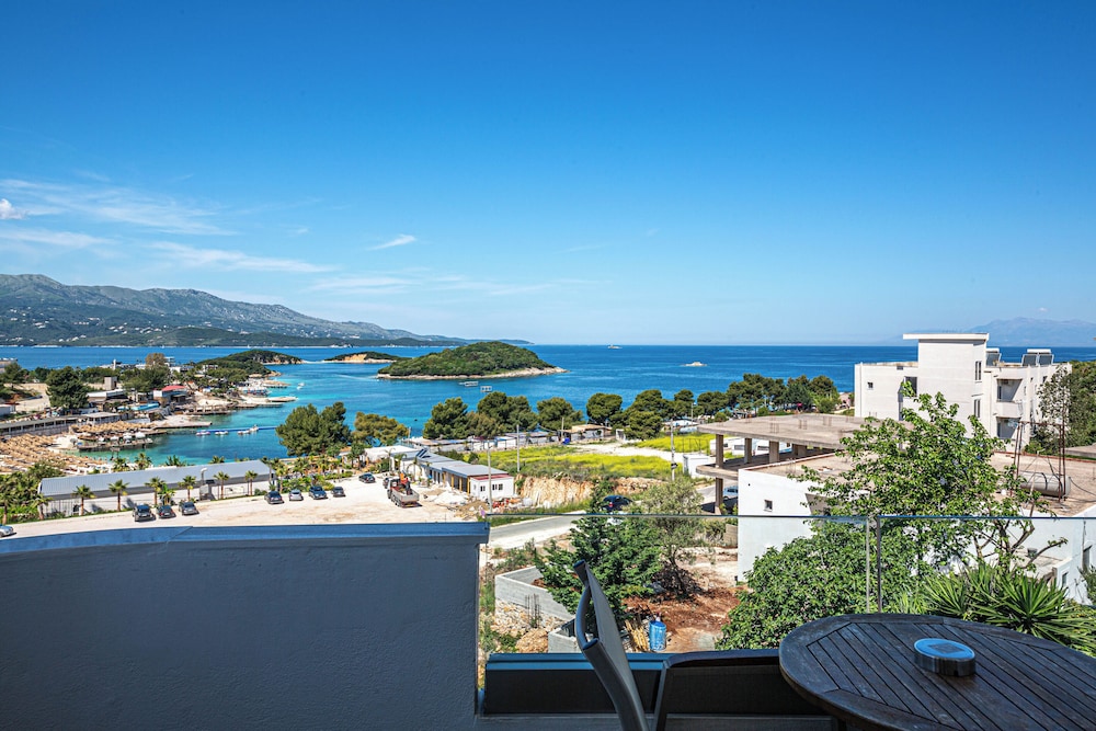 Superior Double Room, Balcony, Sea View photo 2