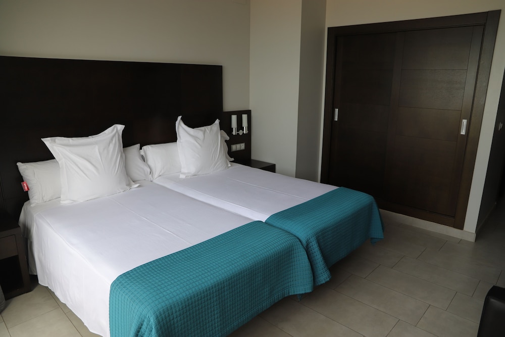 Elite Double Room 1 adult + 1 child photo 3