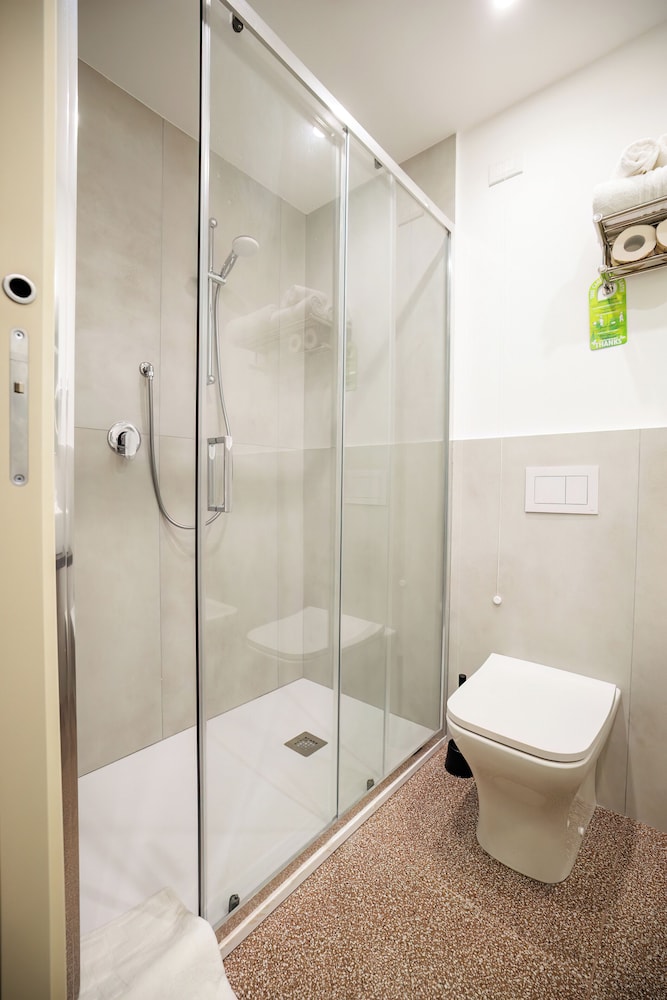 Deluxe Double or Twin Room photo 3