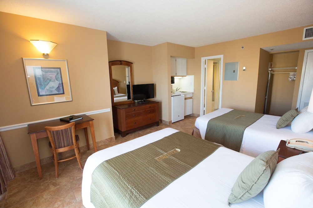 Standard Room, 2 Double Beds, Partial Sea View photo 2