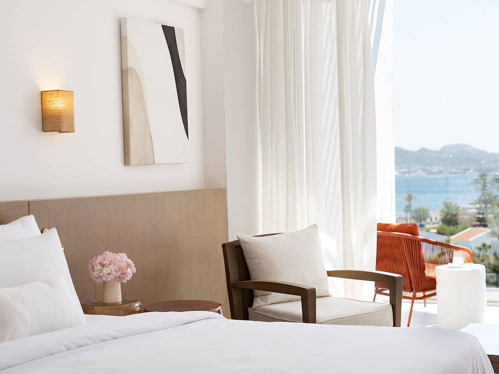 LUX.ME Panoramic Guestroom Sea View - Photo 5