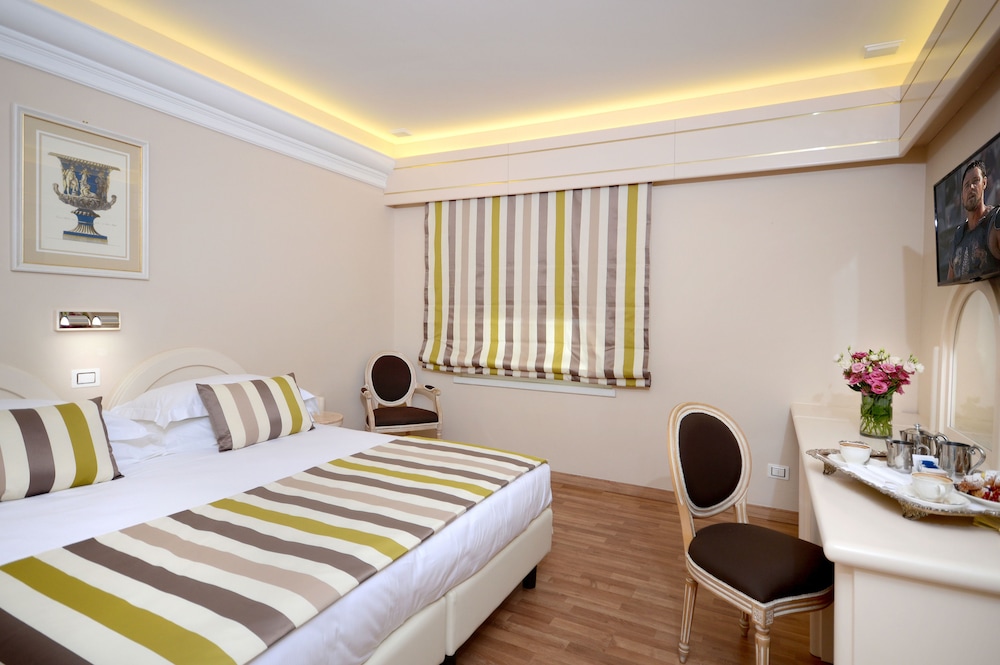 Standard Triple Room, 1 Bedroom (Triple Room on 2 Levels, Small window) photo 3