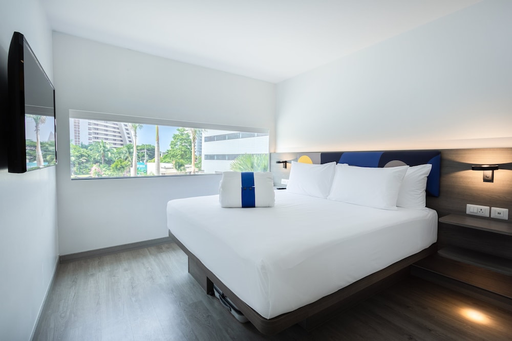 Room, 1 King Bed (COSI)