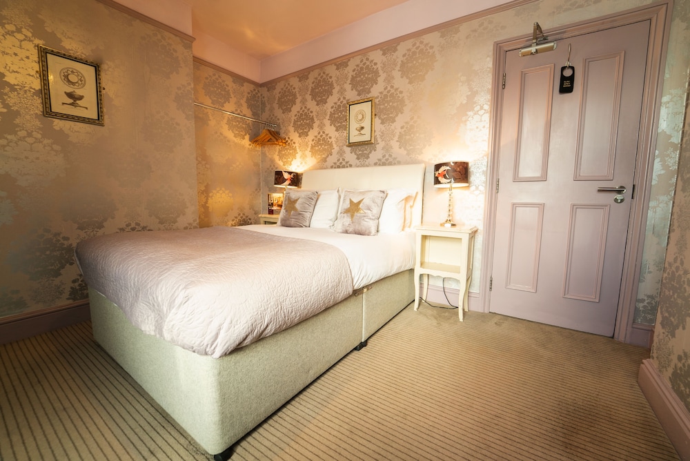 Basic Double Room, 1 Double Bed photo 3