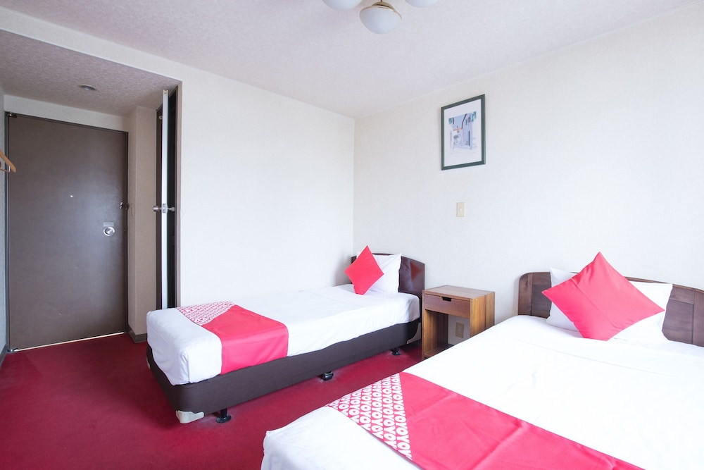 Twin Room, Smoking photo 3