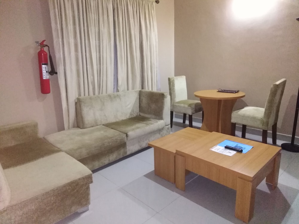 Business Suite, 2 Double Beds, Non Smoking photo 2
