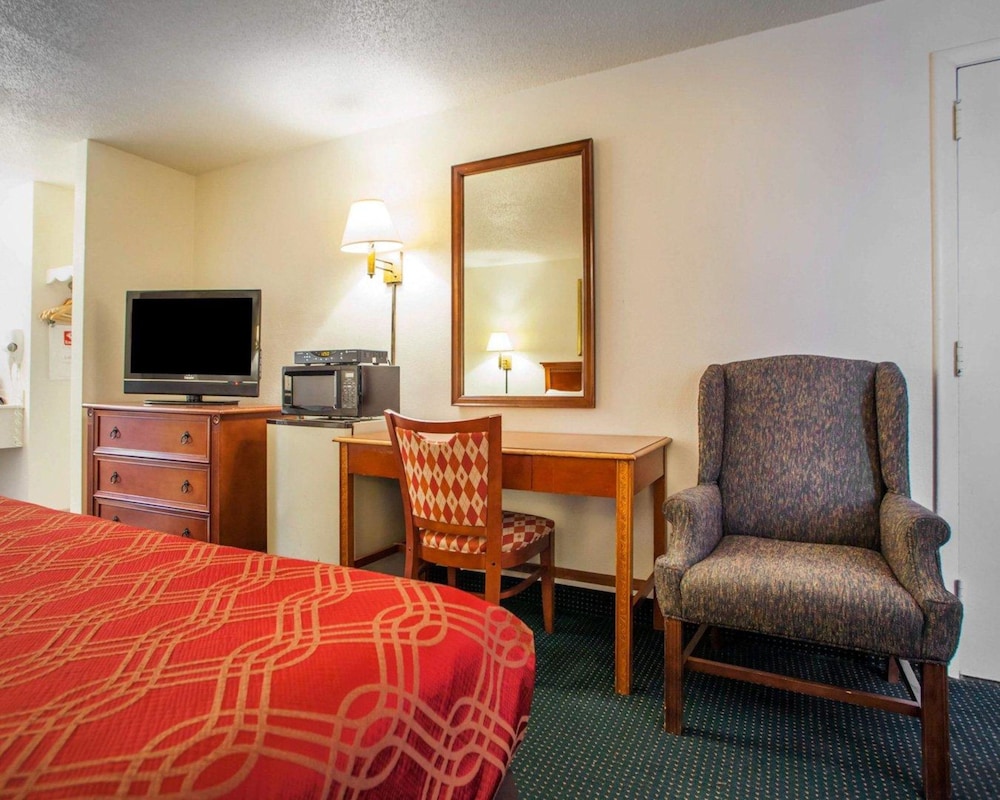 Standard Double Room, 2 Double Beds, Non Smoking - Photo 4