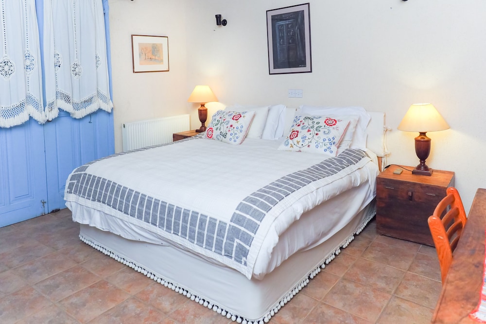 Traditional Studio Suite