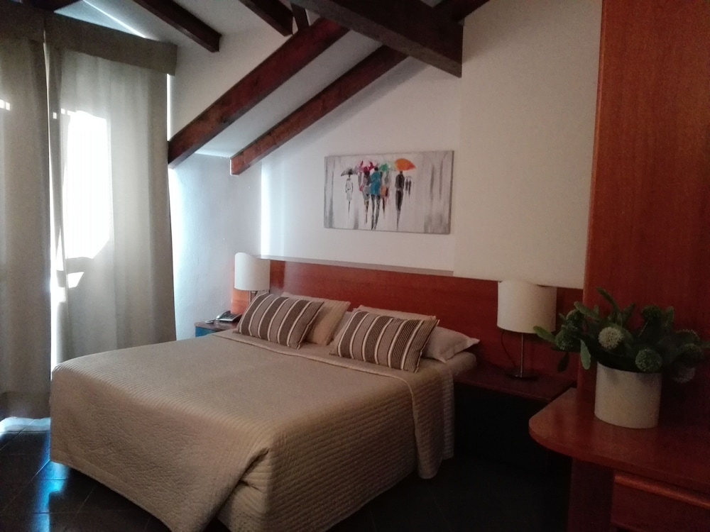 Standard Double Room photo 3