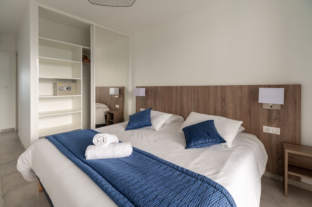 Family Apartment, 2 Bedrooms, 2 Bathrooms - Photo 2