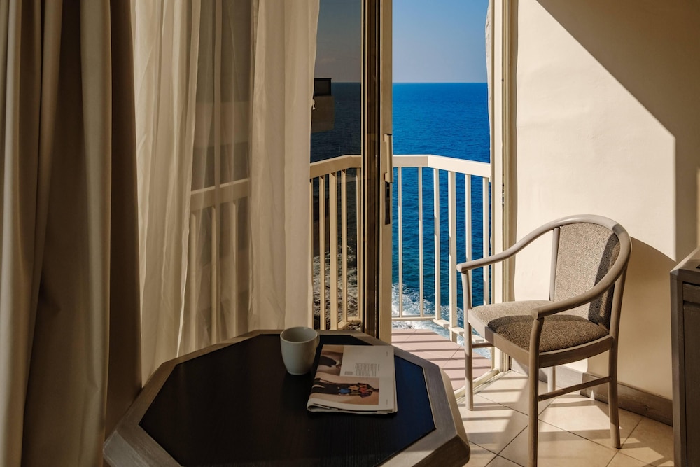 Standard Double or Twin Room, Partial Sea View