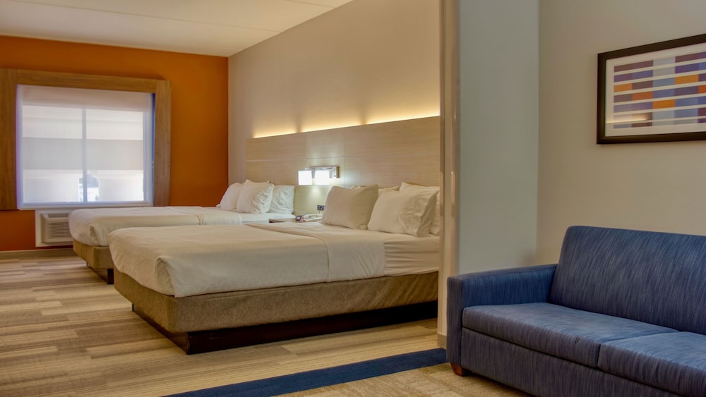 Suite, 2 Queen Beds - Photo 4