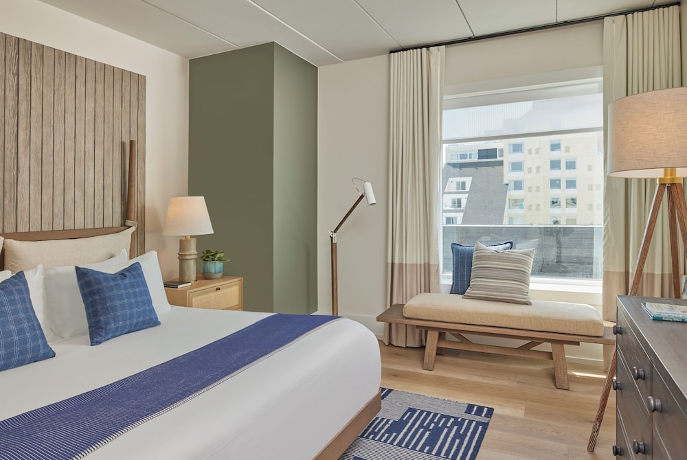 Premier Suite - Photo 2