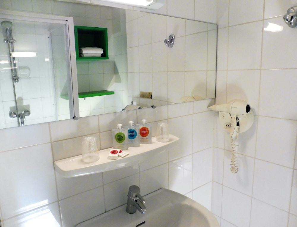 Standard Double Room, River View - Photo 4