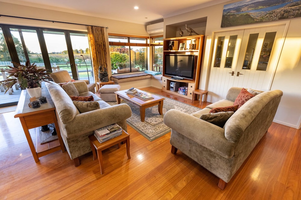 Exclusive House, 3 Bedrooms, Hot Tub, Garden View photo 3