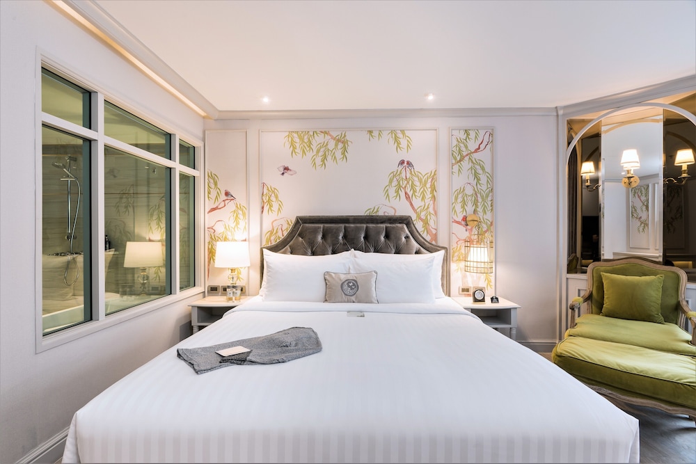 Deluxe Suite Deluxe Suite