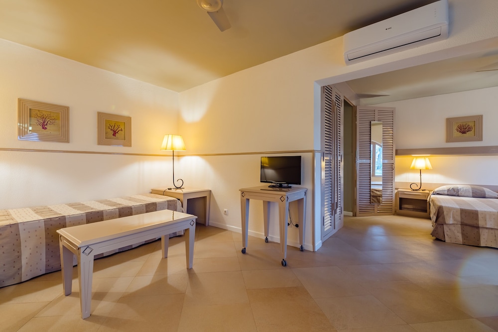 Junior Suite, Beachside - Photo 2